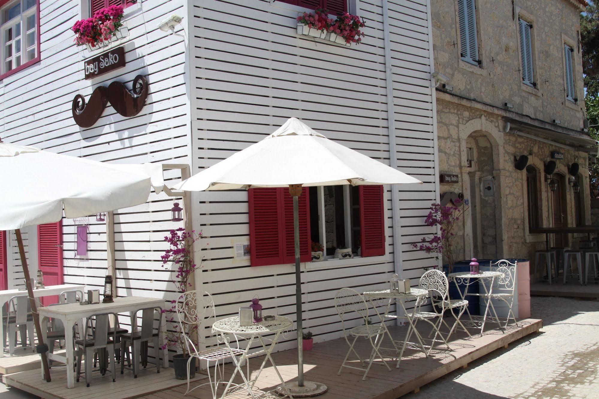 The White Hotel Алакати Екстериор снимка
