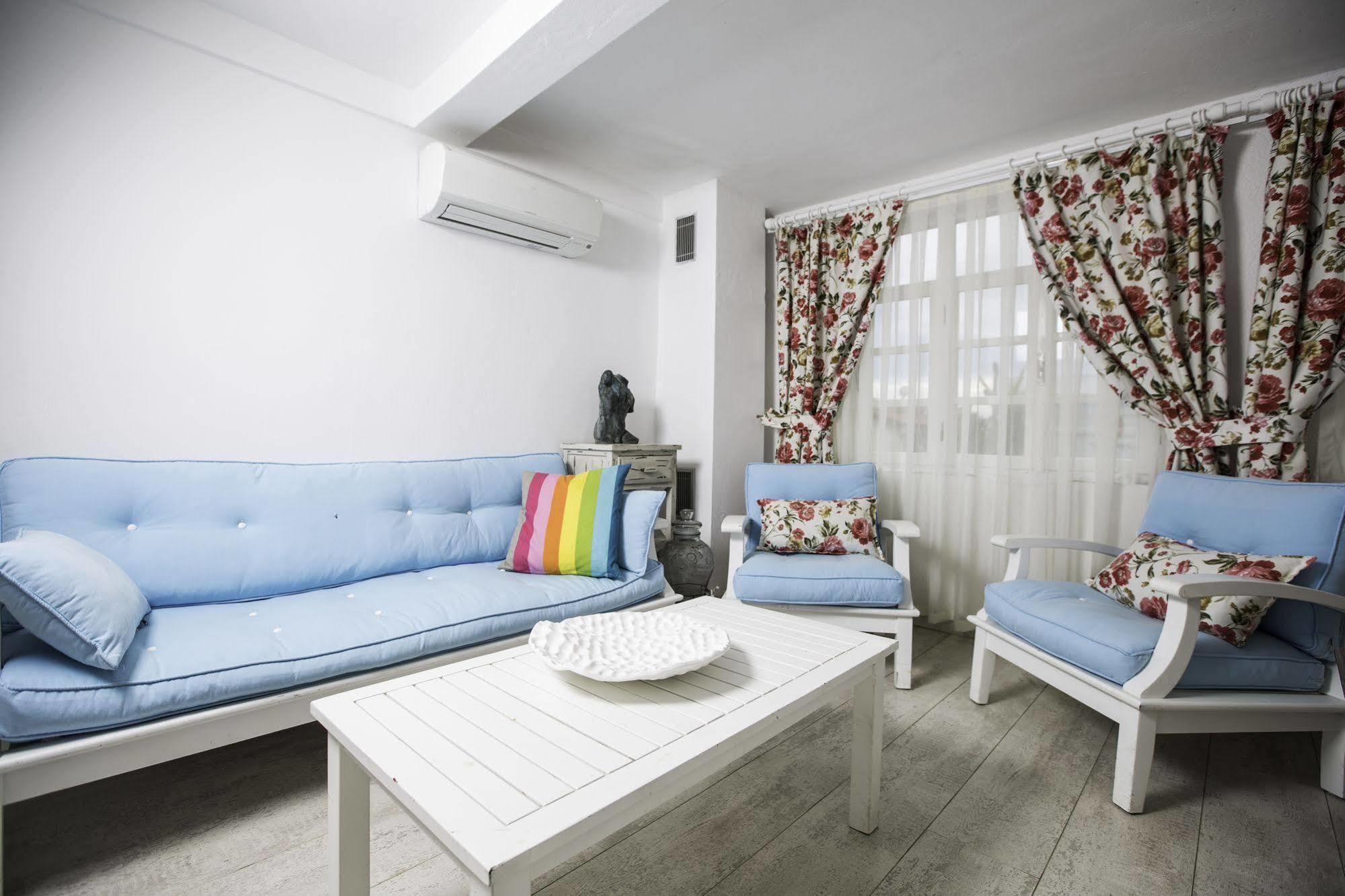The White Hotel Алакати Екстериор снимка