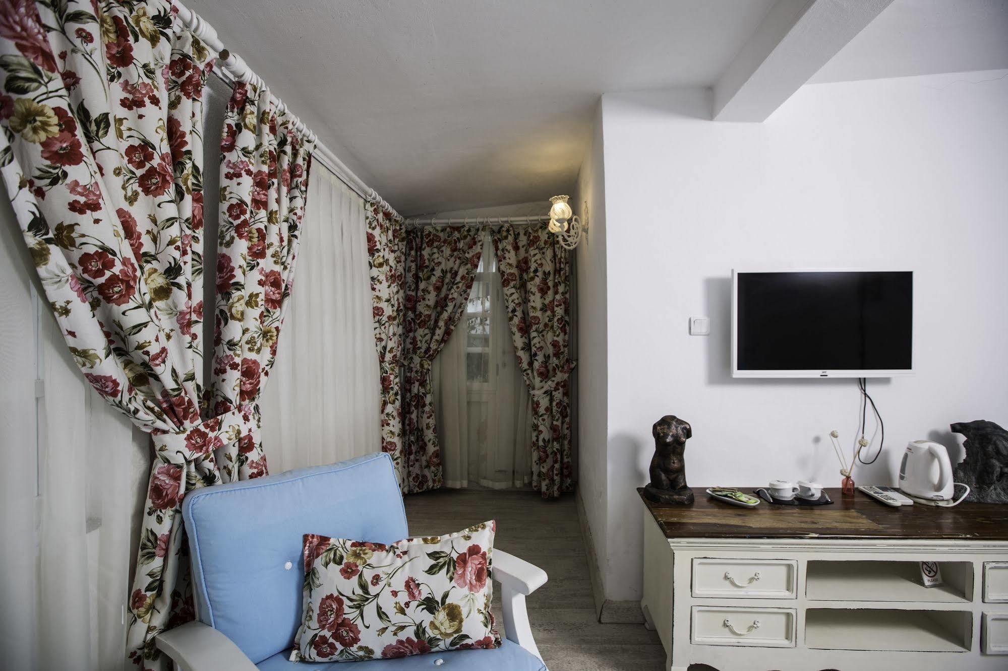 The White Hotel Алакати Екстериор снимка