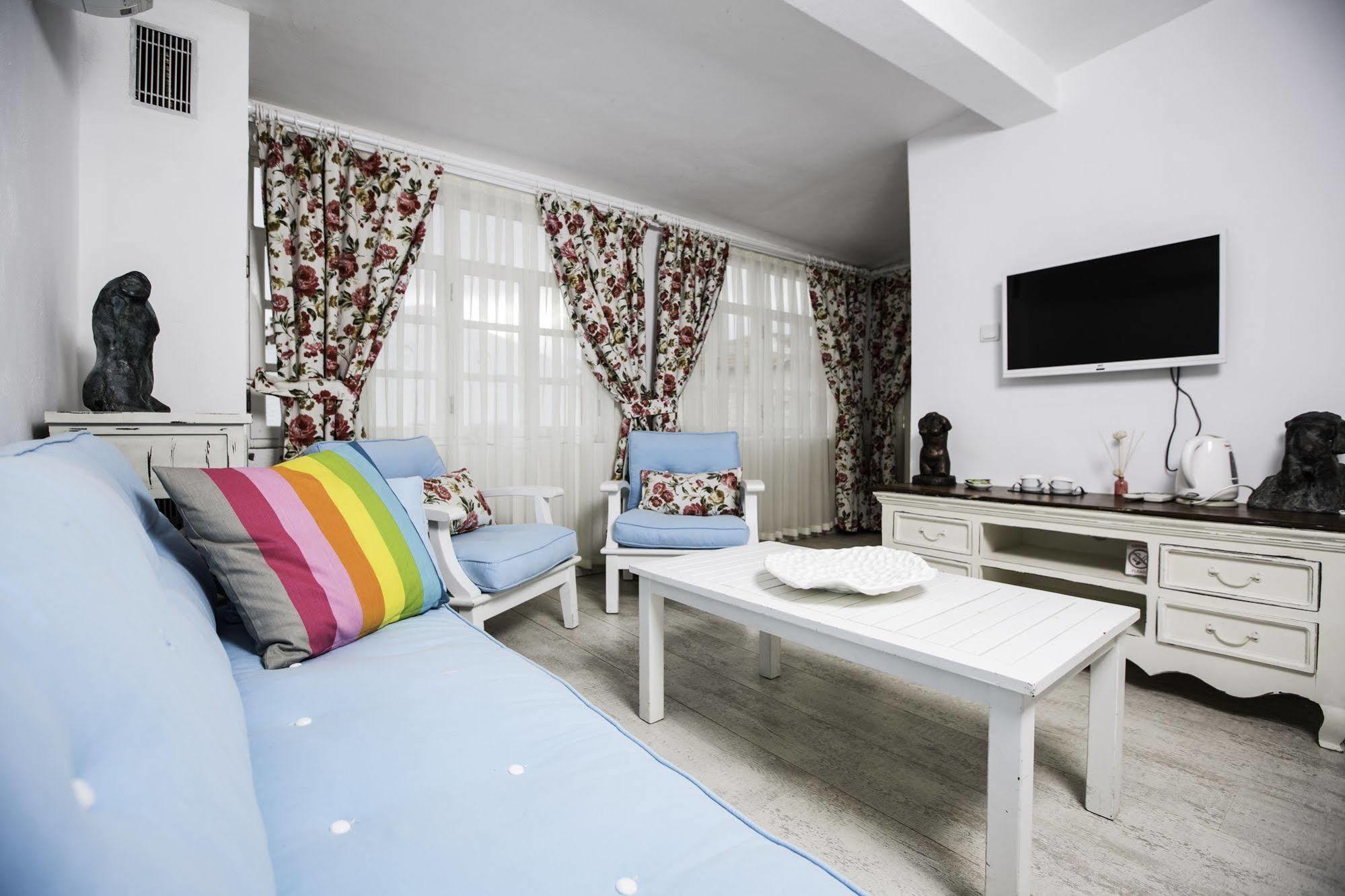 The White Hotel Алакати Екстериор снимка