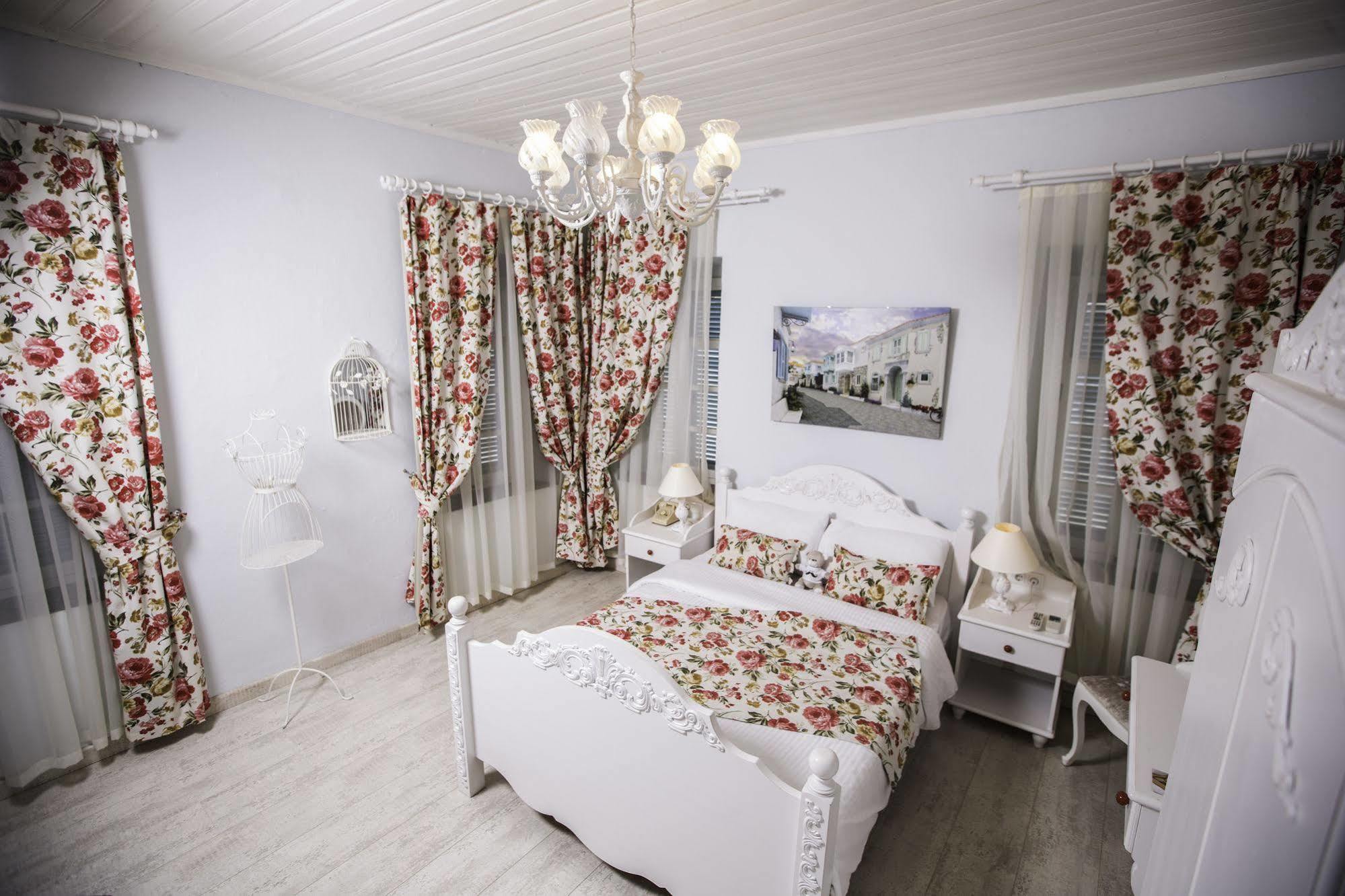 The White Hotel Алакати Екстериор снимка