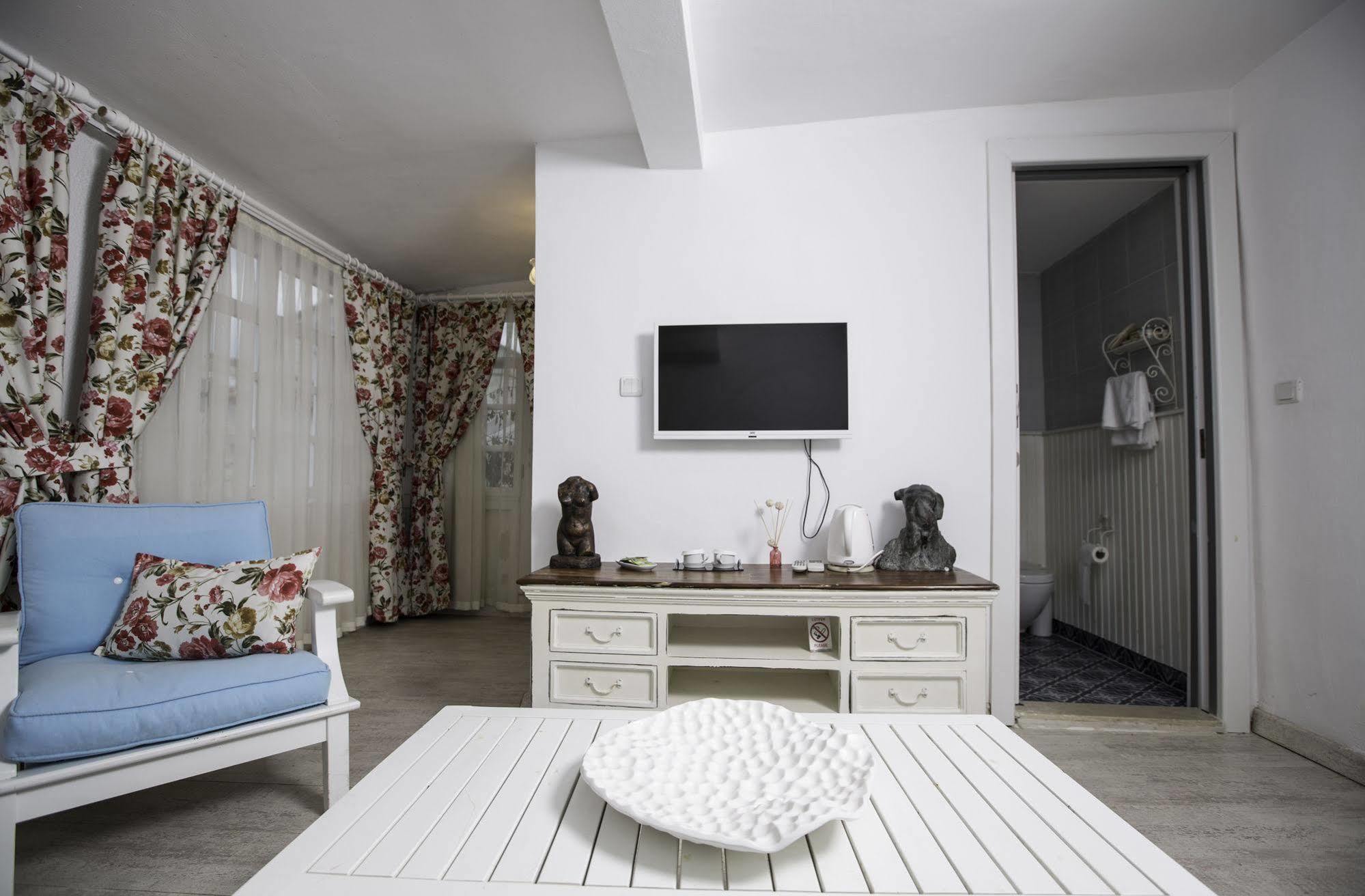 The White Hotel Алакати Екстериор снимка