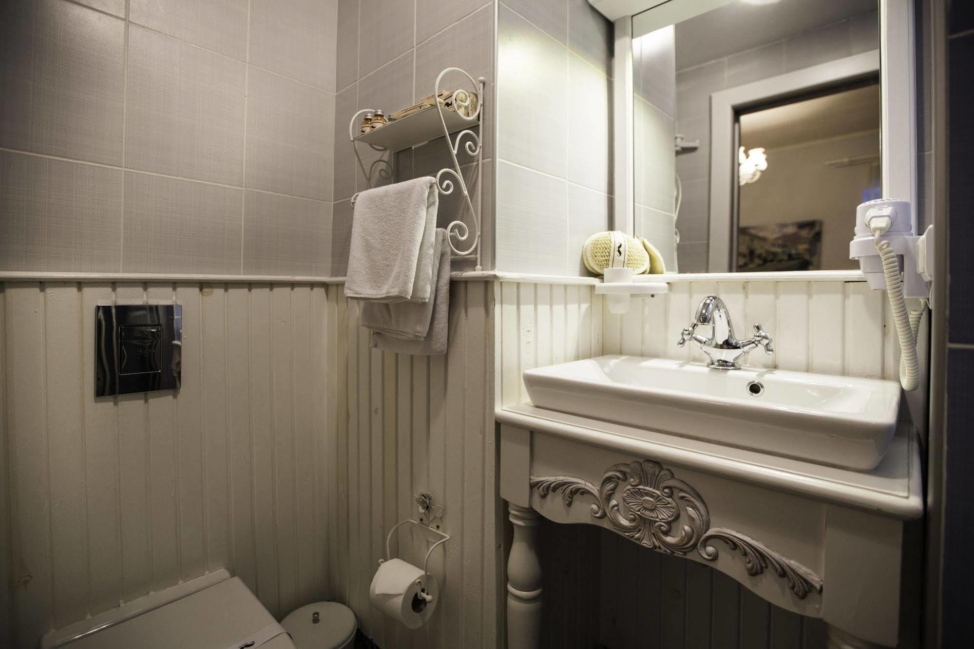 The White Hotel Алакати Екстериор снимка