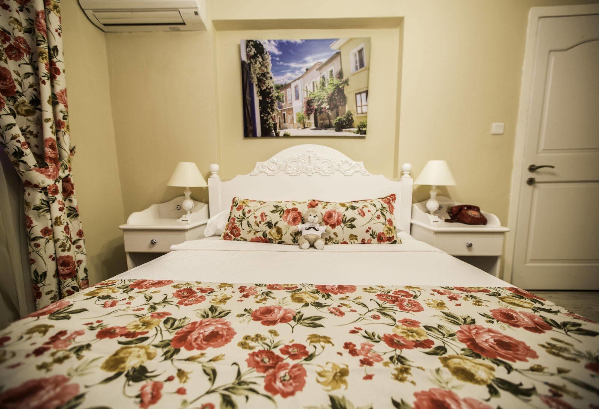 The White Hotel Алакати Екстериор снимка