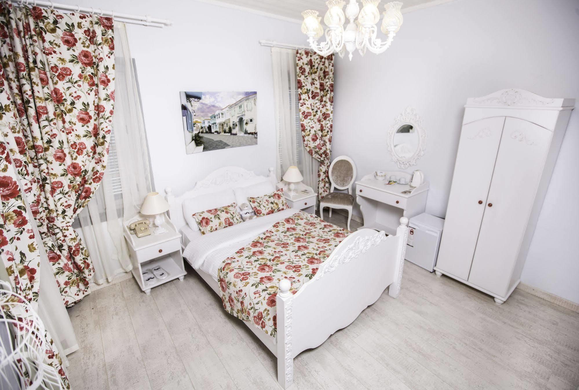 The White Hotel Алакати Екстериор снимка