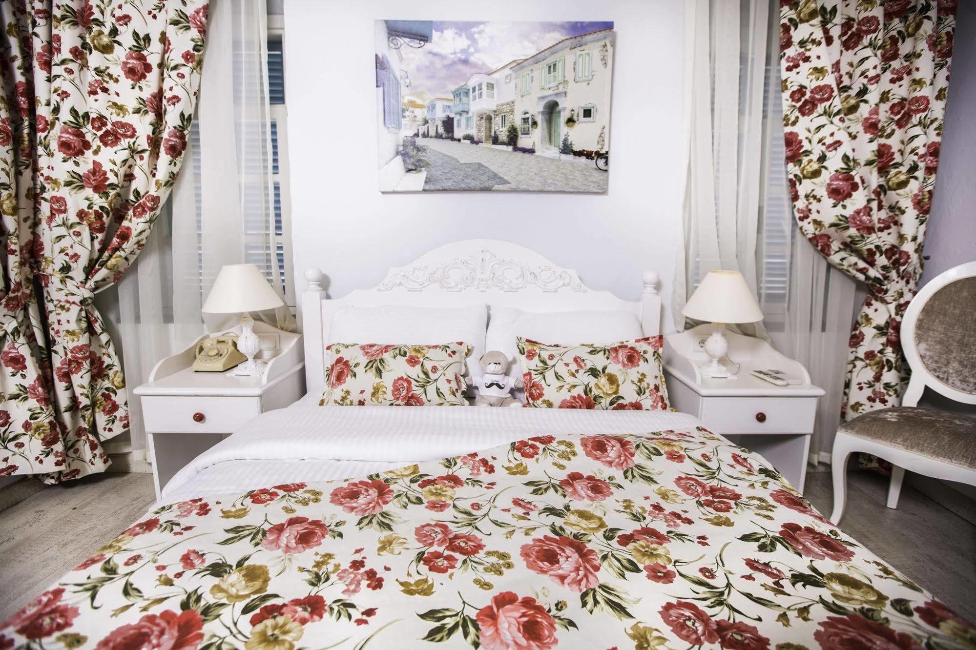 The White Hotel Алакати Екстериор снимка