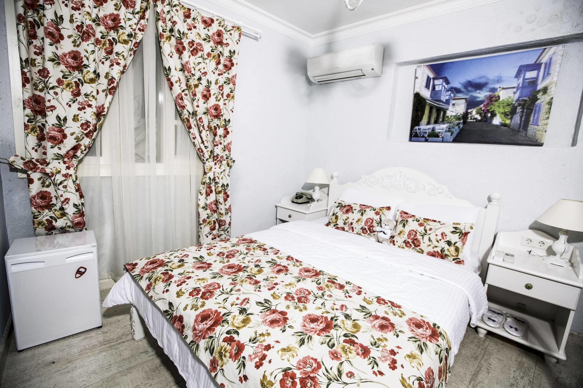 The White Hotel Алакати Екстериор снимка